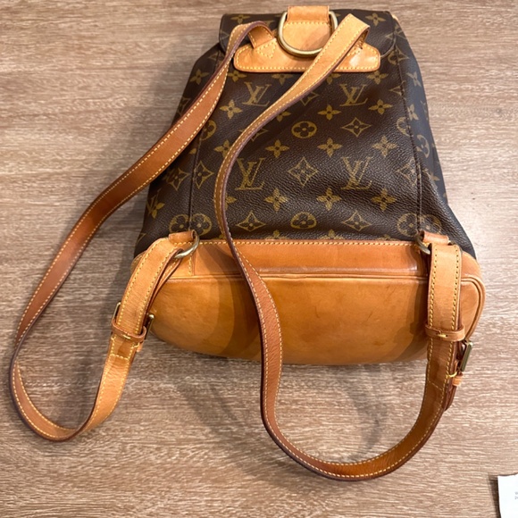 Louis Vuitton Montsouris Backpack - Picture 4 of 11